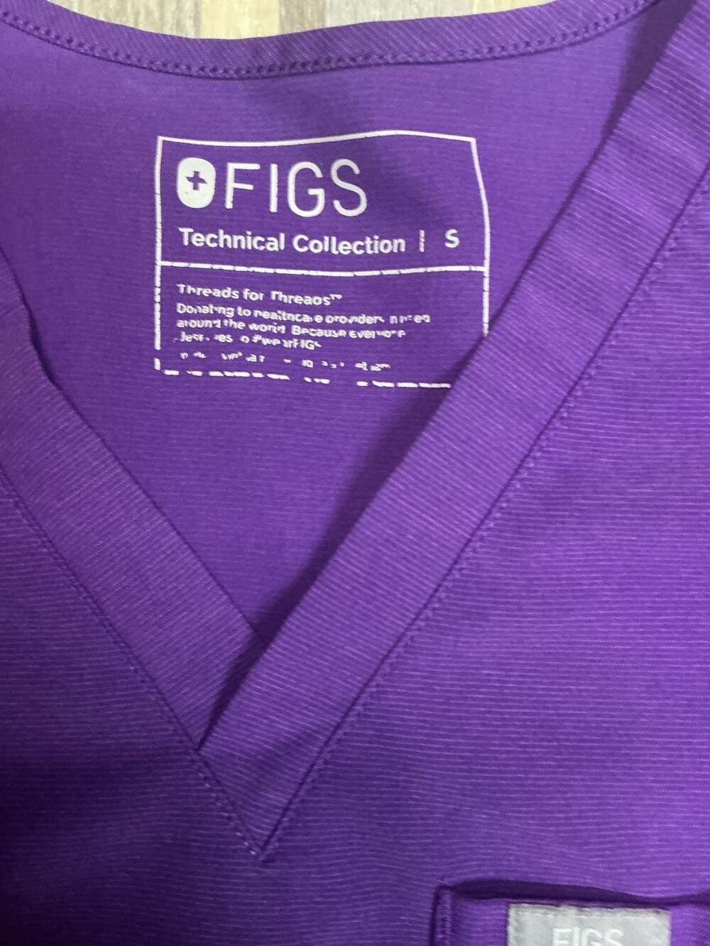 FIGS Discontinued Ultra Violet Women's Scrub Set Catarina top Zamora joggers - Picture 6 of 11